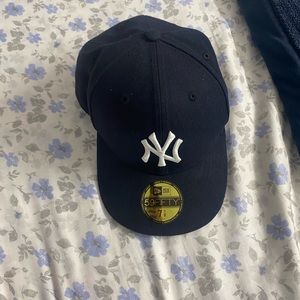 UNISEX Brand new fitted cap